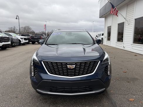 Used 2020 Cadillac XT4 Premium Luxury image 2