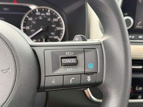 Certified 2024 Nissan Rogue SV FWD image 23