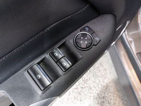 Used 2018 Ford Mustang Premium RWD image 16