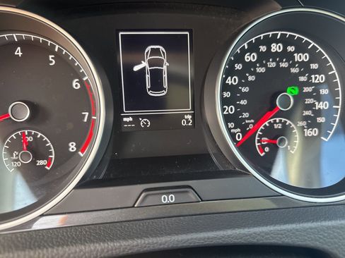 Used 2021 Volkswagen Golf 4-Door image 45