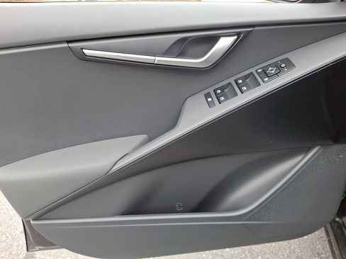 New 2026 Kia Niro LX image 11