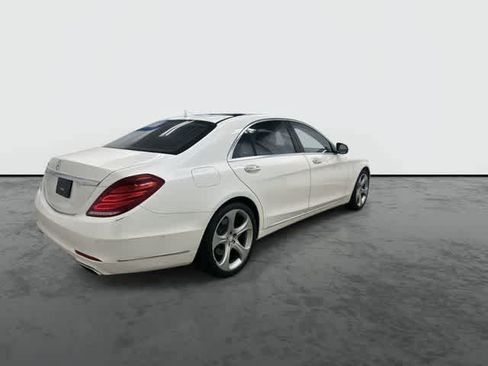 Used 2015 Mercedes-Benz S 550 Sedan image 4