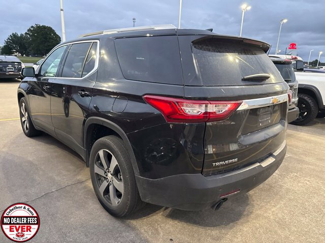 Used 2018 Chevrolet Traverse LT FWD image 2