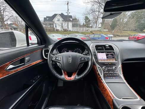 Used 2018 Lincoln MKX Reserve w/ Lincoln MKX Climate Package image 29