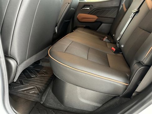 Used 2025 GMC Canyon AT4 image 28