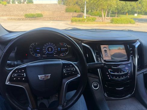 Used 2016 Cadillac Escalade ESV Luxury AWD/4WD image 10