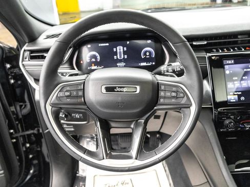 Used 2023 Jeep Grand Cherokee Altitude image 25