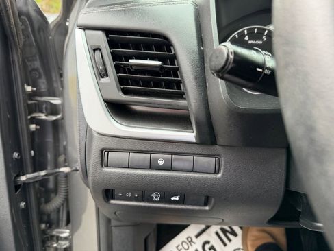Used 2024 Nissan Rogue SV AWD/4WD image 14