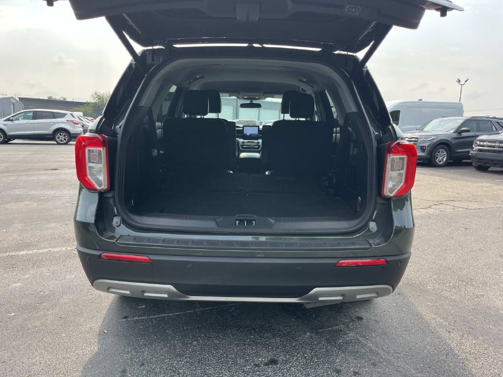 Used 2024 Ford Explorer XLT w/ Equipment Group 202A AWD/4WD image 16