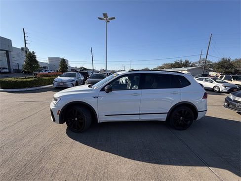 Used 2021 Volkswagen Tiguan SE R-Line image 8