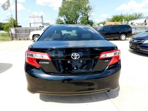 Used 2014 Toyota Camry LE image 7