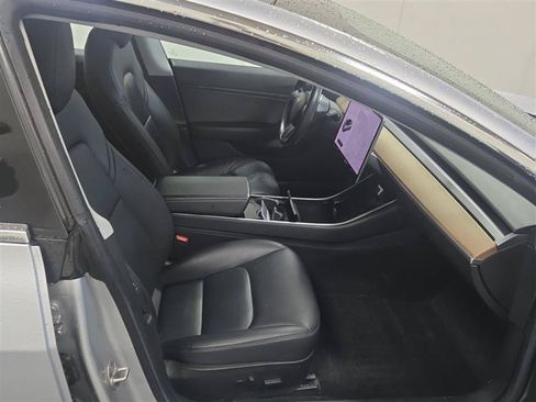 Used 2018 Tesla Model 3 Long Range RWD image 4
