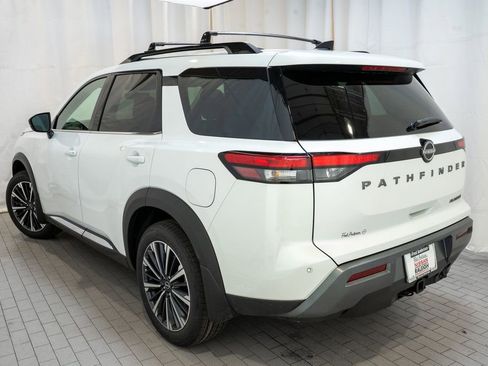 New 2026 Nissan Pathfinder Platinum image 4