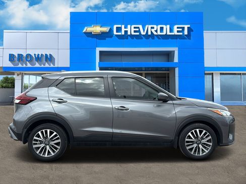 Used 2023 Nissan Kicks SV FWD image 8