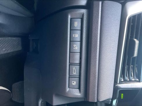 Used 2025 Toyota Camry LE FWD image 33