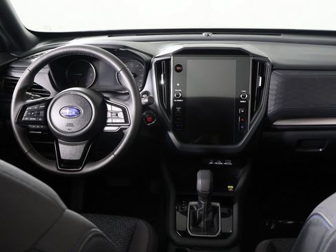 Used 2025 Subaru Forester Premium AWD/4WD image 30