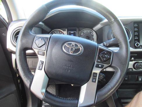 Used 2022 Toyota Tacoma SR5 w/ Technology Package RWD image 23