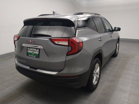 Used 2024 GMC Terrain SLE w/ Driver Convenience Package image 9