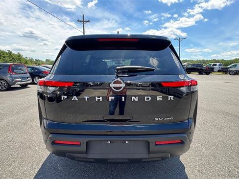 Used 2024 Nissan Pathfinder SV AWD/4WD image 17