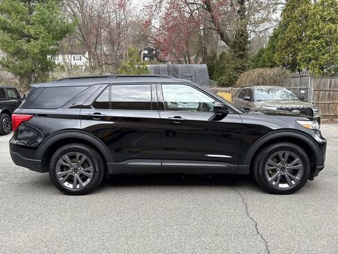 Used 2023 Ford Explorer XLT w/ Equipment Group 202A AWD/4WD image 8