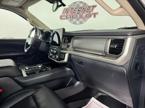 Used 2024 Ford Expedition Max XLT AWD/4WD image 12