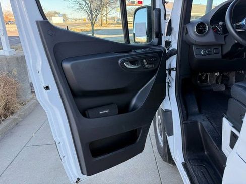 New 2025 Mercedes-Benz Sprinter 2500 image 9