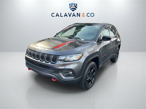 Used 2023 Jeep Compass Trailhawk image 3