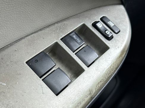 Used 2013 Toyota Corolla S image 25