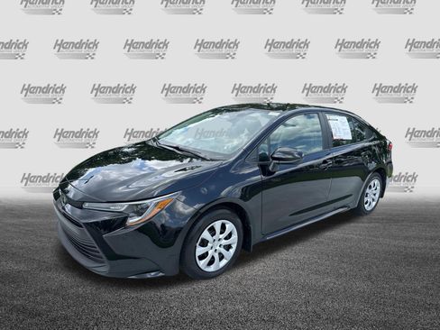 Certified 2025 Toyota Corolla LE FWD image 5