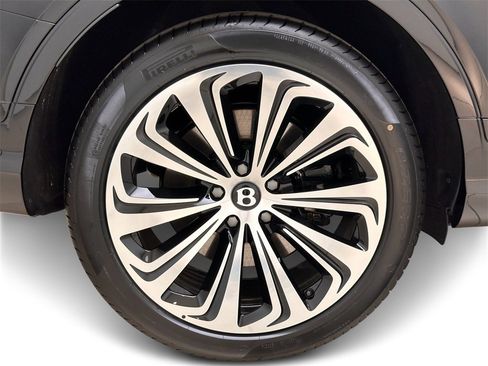 New 2024 Bentley Bentayga image 12