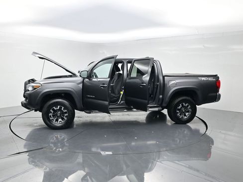 Used 2016 Toyota Tacoma TRD Off-Road w/ Towing Package RWD image 28