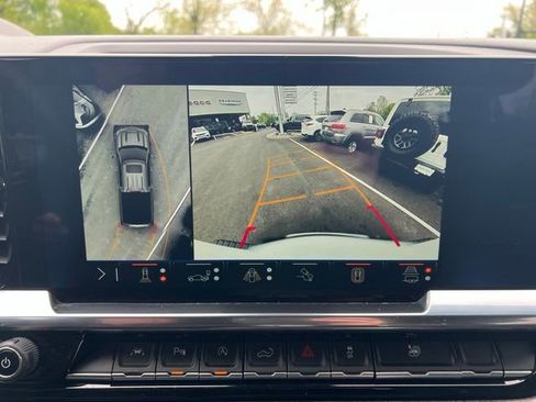 Used 2025 Chevrolet Silverado 1500 LTZ w/ Technology Package AWD/4WD image 10