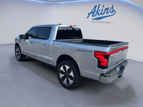 Used 2023 Ford F150 Lightning Platinum AWD/4WD image 9