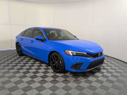 Used 2024 Honda Civic Sport Touring image 3