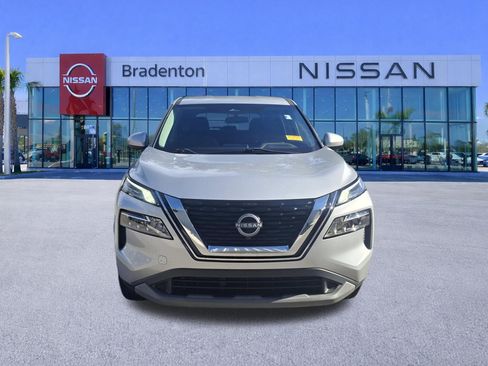 Used 2023 Nissan Rogue SV FWD image 2