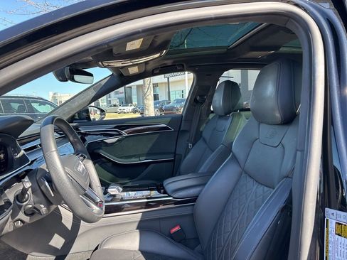 Used 2022 Audi S8 w/ S8 Comfort Plus Package AWD/4WD image 2