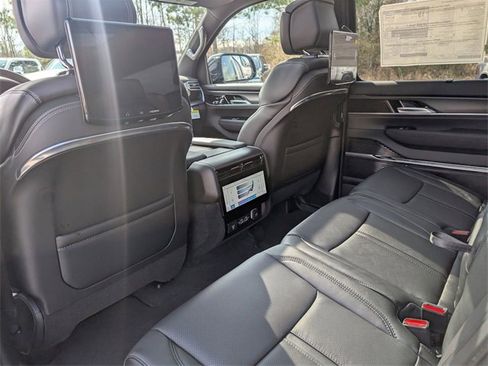 New 2026 Jeep Grand Wagoneer Summit image 25