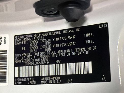 Used 2024 Toyota Sienna LE image 31