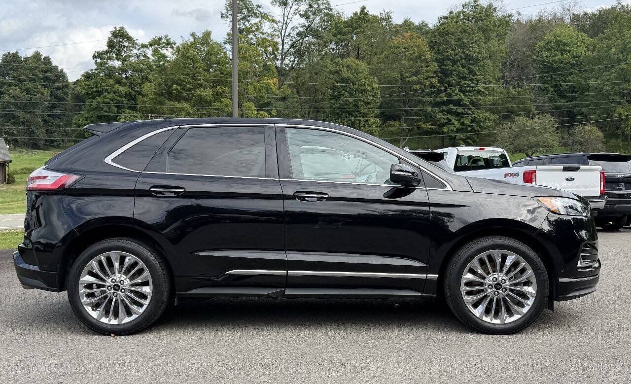 Used 2020 Ford Edge Titanium w/ Equipment Group 301A AWD/4WD image 4