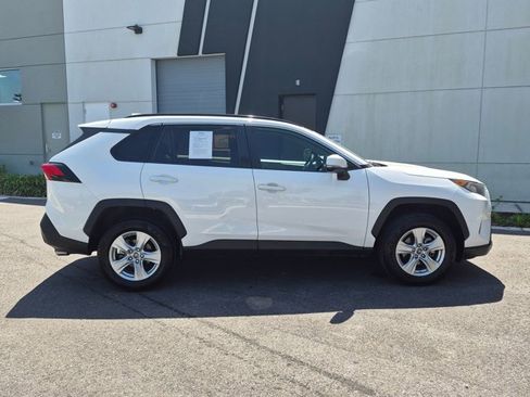 Used 2019 Toyota RAV4 XLE w/ Convenience Package image 4