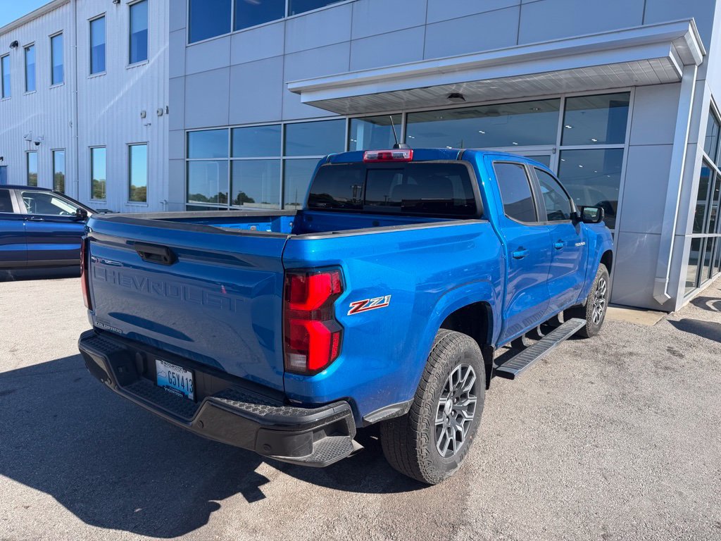 Used 2023 Chevrolet Colorado Z71 w/ Z71 Convenience Package 2 AWD/4WD image 3