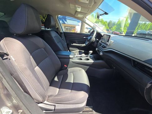Used 2020 Nissan Altima 2.5 S FWD image 11