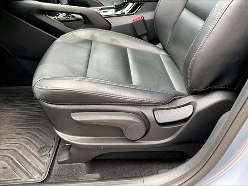 Used 2025 Kia Telluride LX FWD image 33