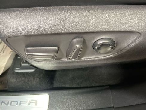 Used 2021 Toyota Highlander Limited AWD/4WD image 12