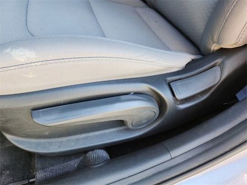 Used 2019 Hyundai Elantra SEL image 17