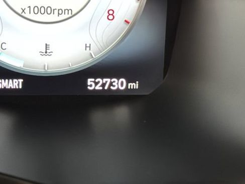 Used 2022 Hyundai Santa Fe SEL w/ Convenience + Premium Package AWD/4WD image 10