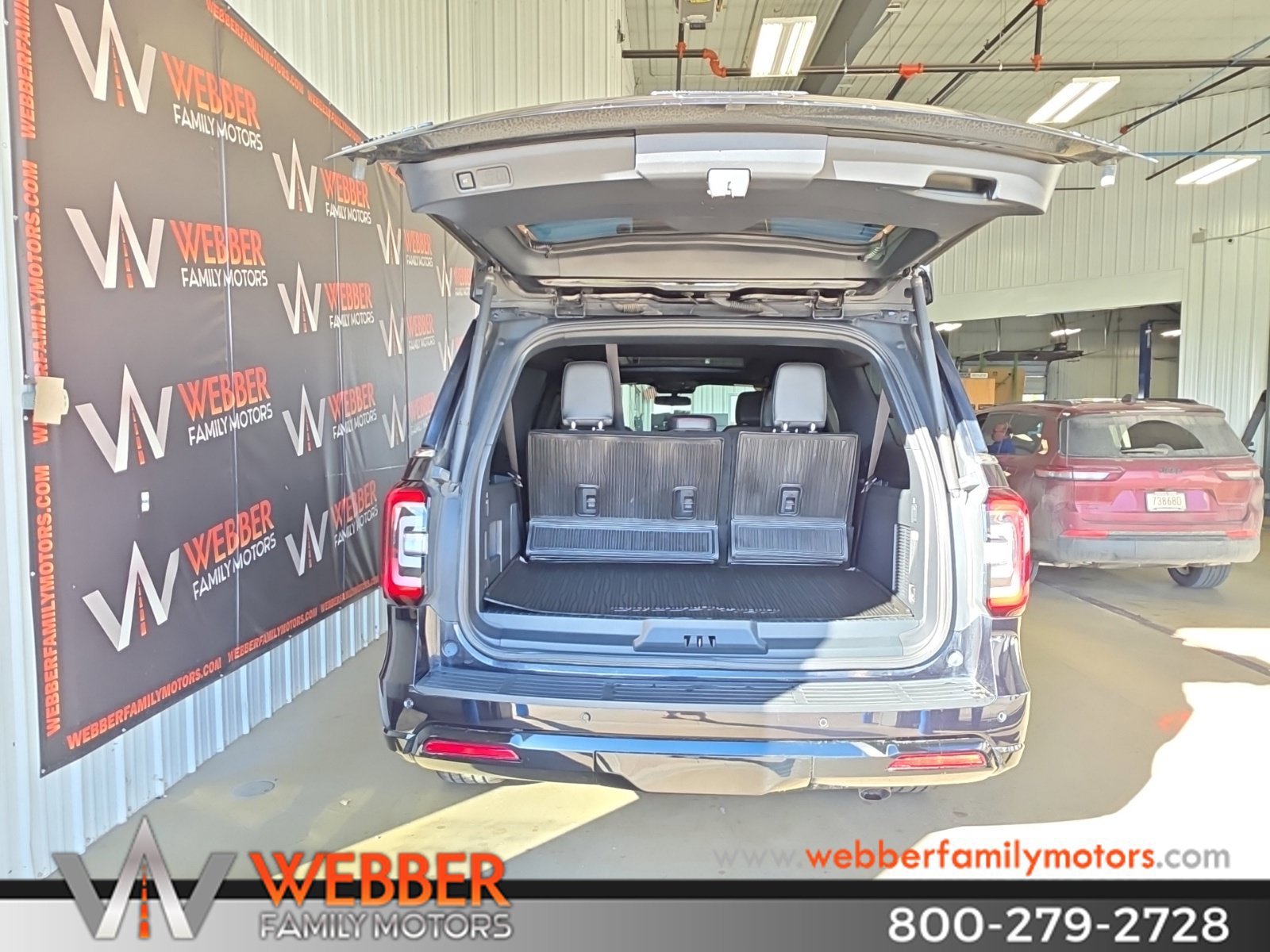 Used 2023 Ford Expedition Max Limited AWD/4WD image 9