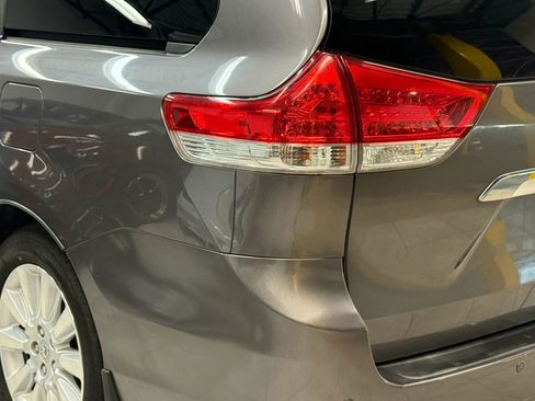 Used 2011 Toyota Sienna Limited image 12