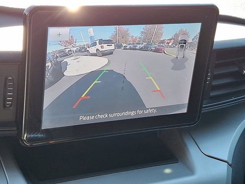 Used 2021 Ford Explorer XLT image 19