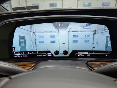 Used 2021 Cadillac Escalade Premium Luxury image 29